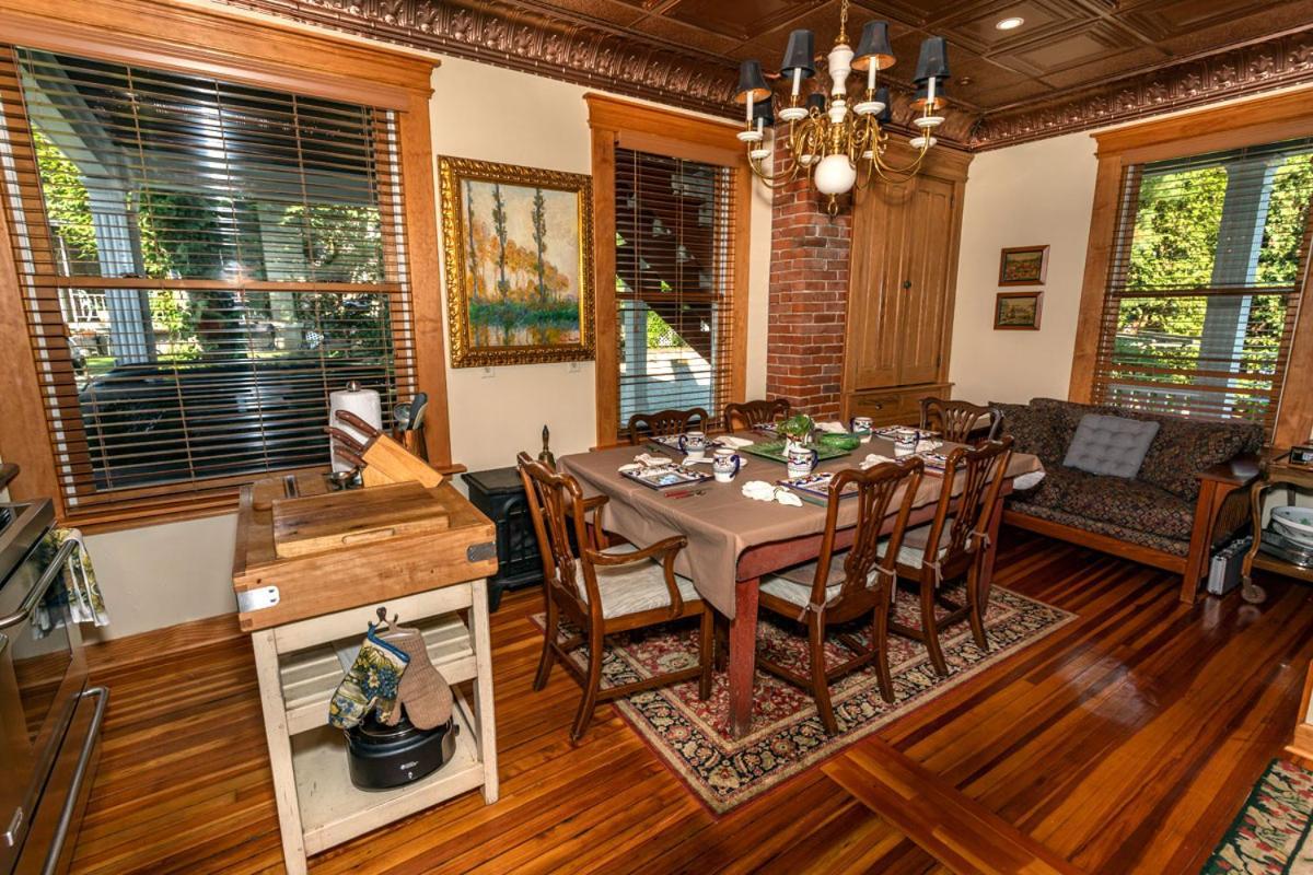 South Broadway Manor B&B - Near Fallingwater, Ohiopyle State Park, Hiking & Biking Trails Gap Scottdale Extérieur photo