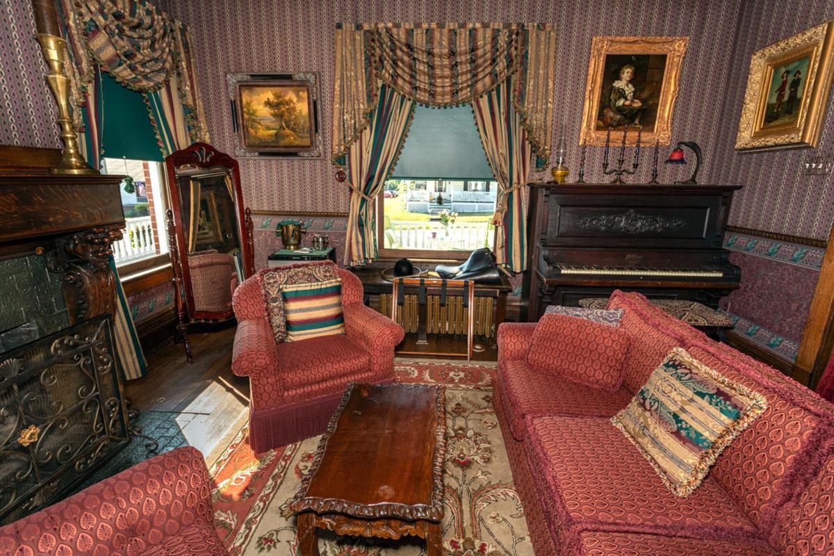 South Broadway Manor B&B - Near Fallingwater, Ohiopyle State Park, Hiking & Biking Trails Gap Scottdale Extérieur photo